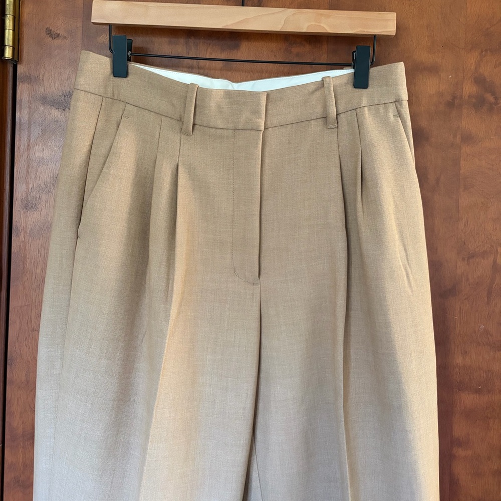 Aritzia The Effortless Pant - Picture 3 of 7